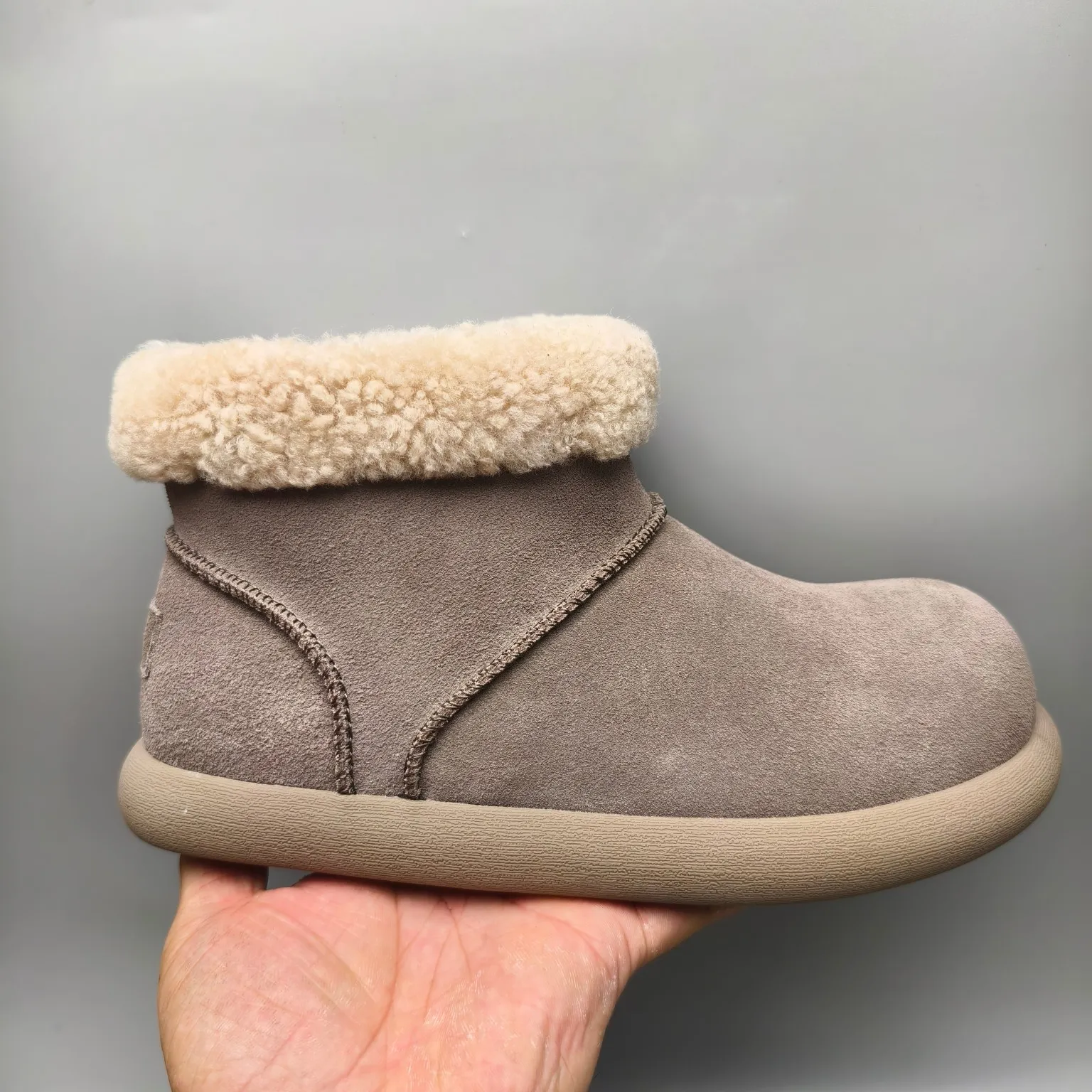 💰540 UGG sheepskin all-in-one snow boots 1618-5 rubber wear-resistant sole casual shoes Color: Gray Maroon Sand Matching size: 35-40